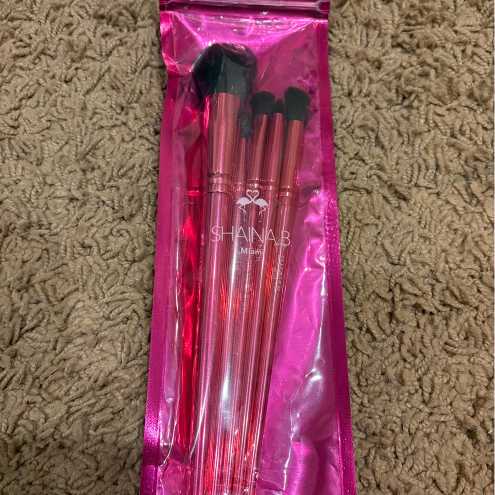 💛3 For $20 Shaina B Pink Makeup Brush Set